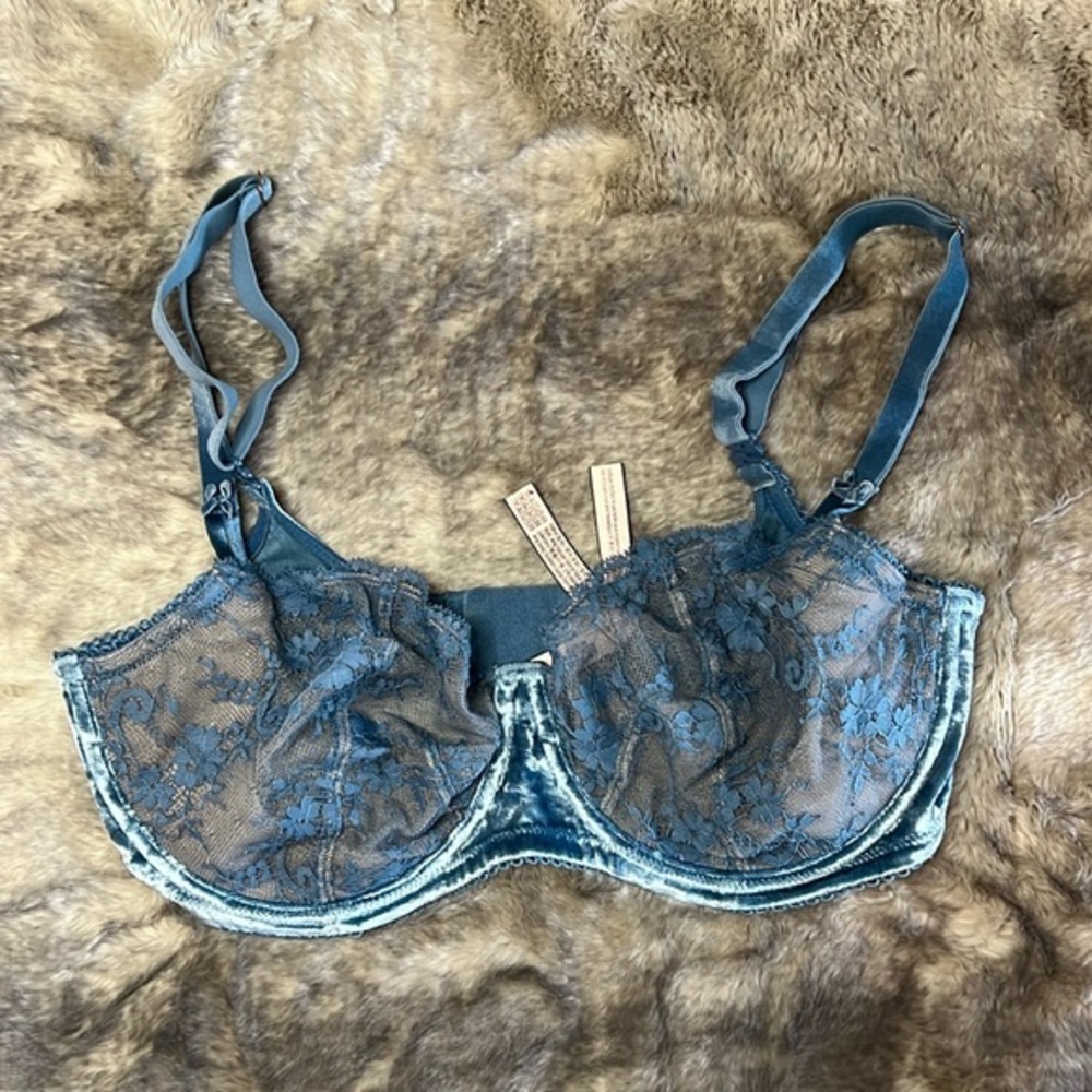 VICTORIA’S SECRET Dream Angels Bra